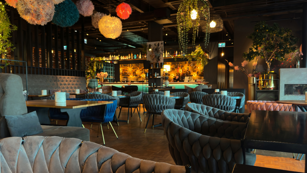 مقهى جاخز للبيع بموقع ممتاز