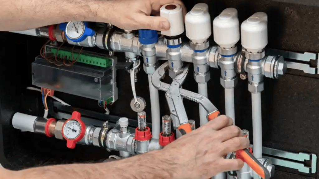 عمال سباكة مؤقتين